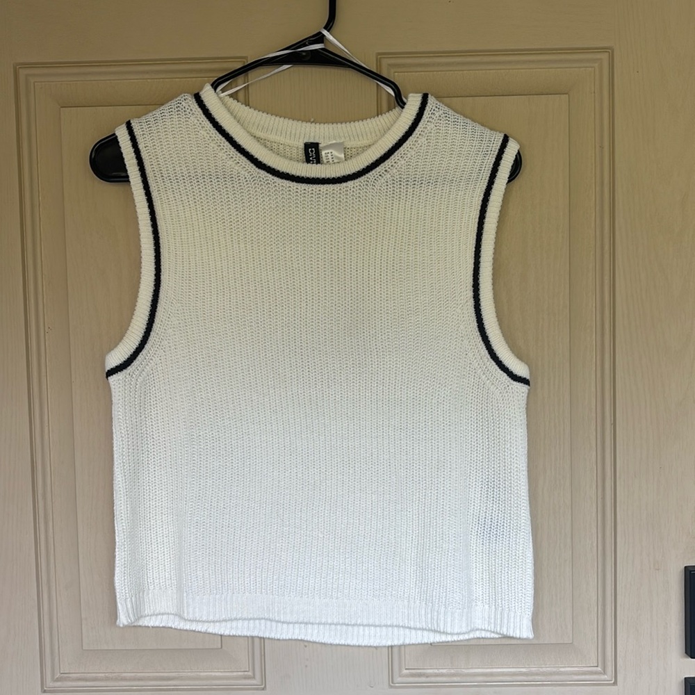 Divided H&M Cream Knitted Sweater Vest with Black Trim